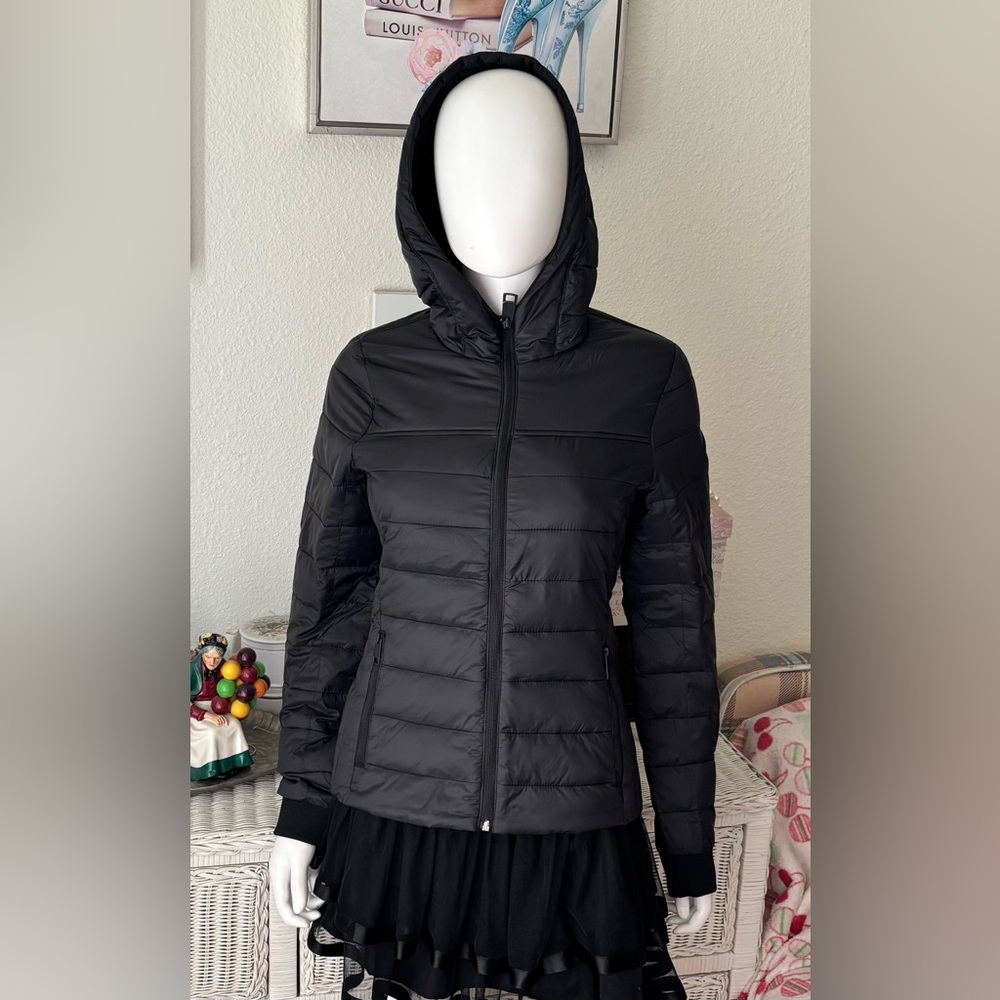 Hollister Thermore Hooded Quilted Puffer Jacket  Zip Up in Black Size S NWT